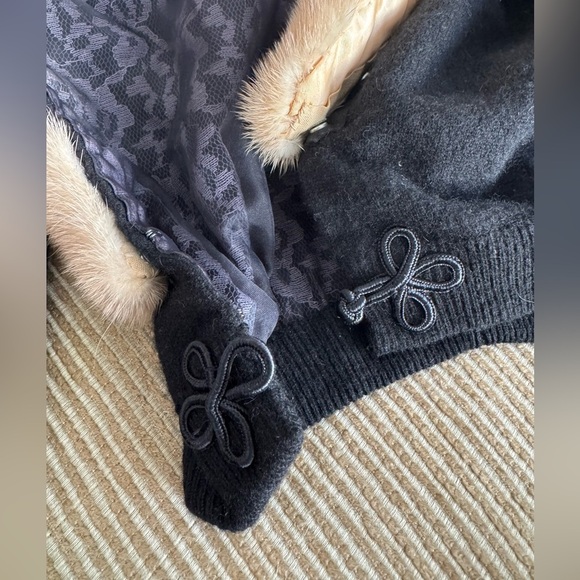 Vintage Black Sweater with Fur Collar - Picture 9 of 14